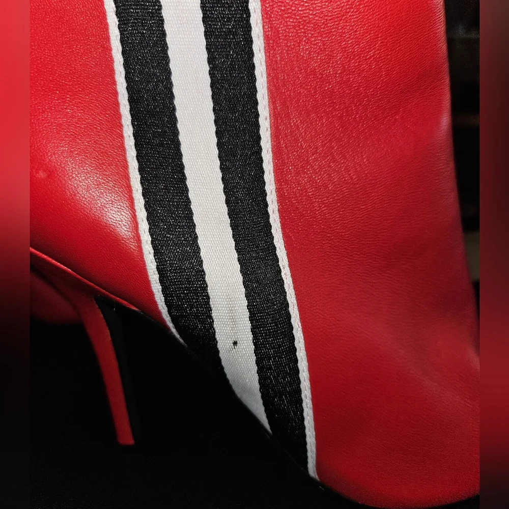 Steve Madden Women's Knock Red Leather Stiletto Ankle Bootie Size 8